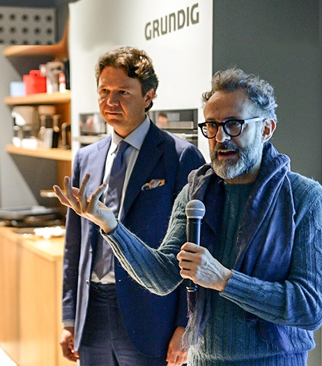 Hakan Bulgurlu, Ceo of Grundig and the chef Massimo Bottura