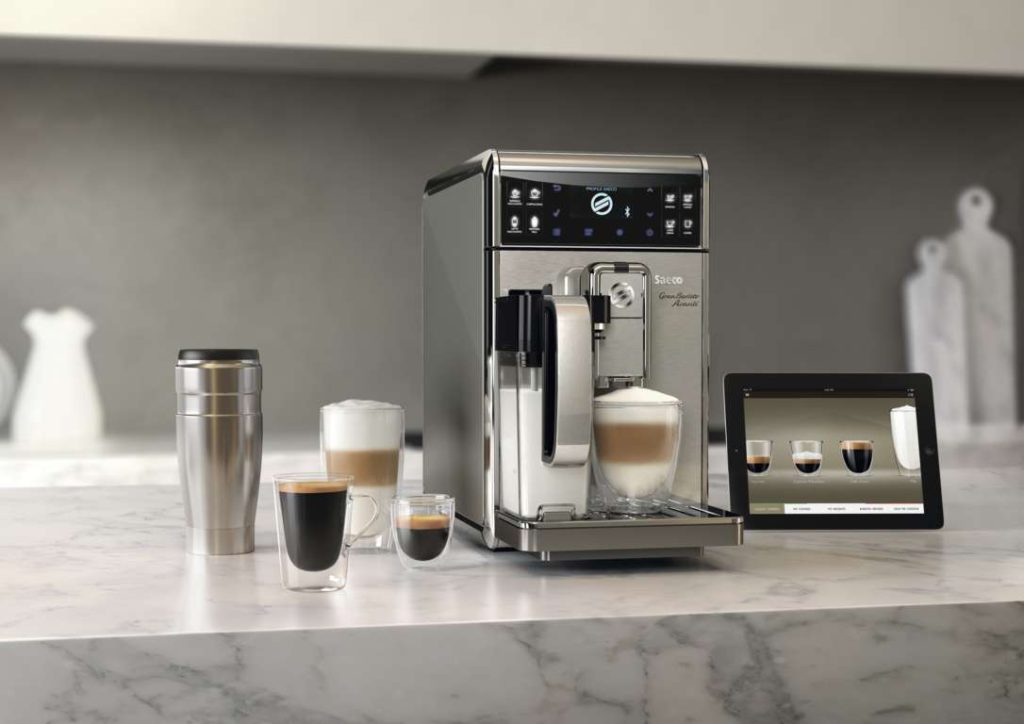 Automatic coffee machines of latest generation allow to have coffee as good as those of the coffee shop with a few simple steps. They can also be managed via App (Courtesy of Saeco)